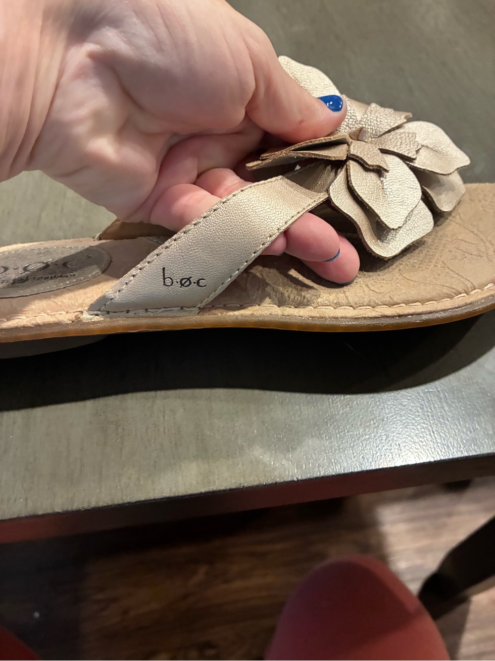 b.o.c. Woman’s flower sandals size 9 - Picture 9 of 14